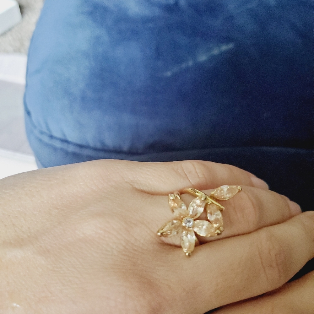 ring - Picture 2 of 3